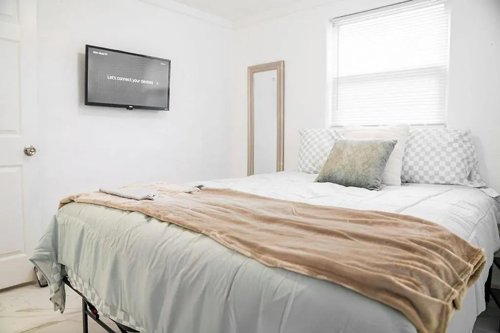 טאמפה Cozy 2 Bed Room Apartment By University Mall