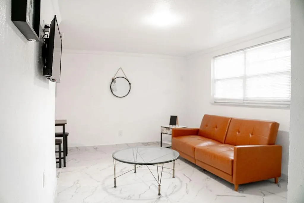 Cozy 2 Bed Room Apartment By University Mall Tampa